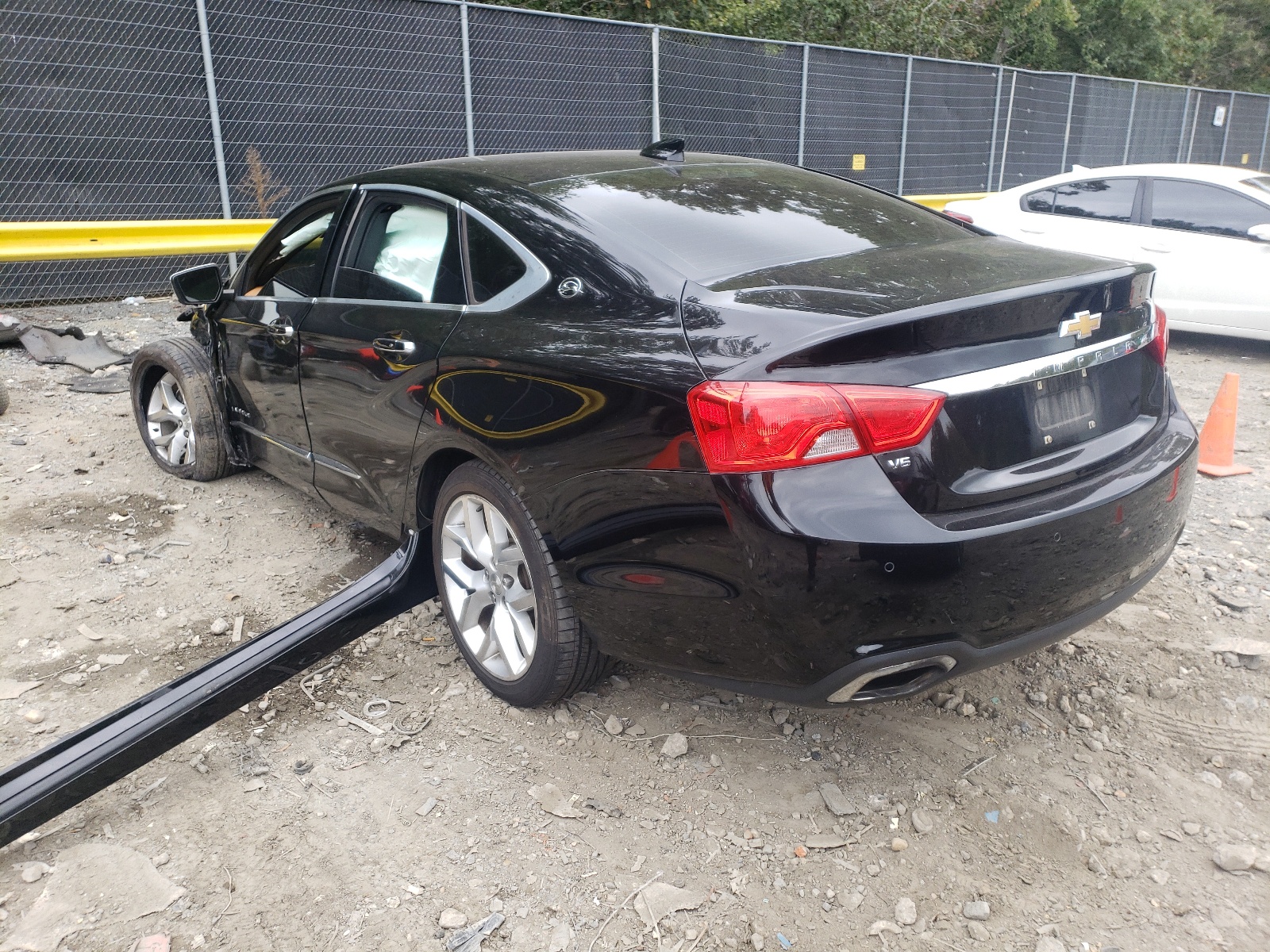 Photo 3 from auction – 2015 CHEVROLET IMPALA LTZ with VIN 1G1165S37FU144405