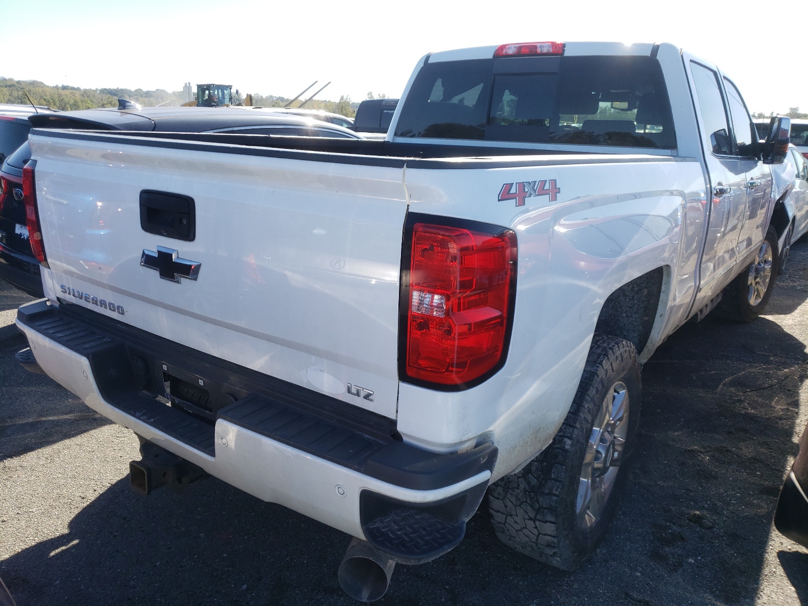 Photo 4 from auction – 2018 CHEVROLET SILVERADO with VIN 1GC1KWEY7JF246297