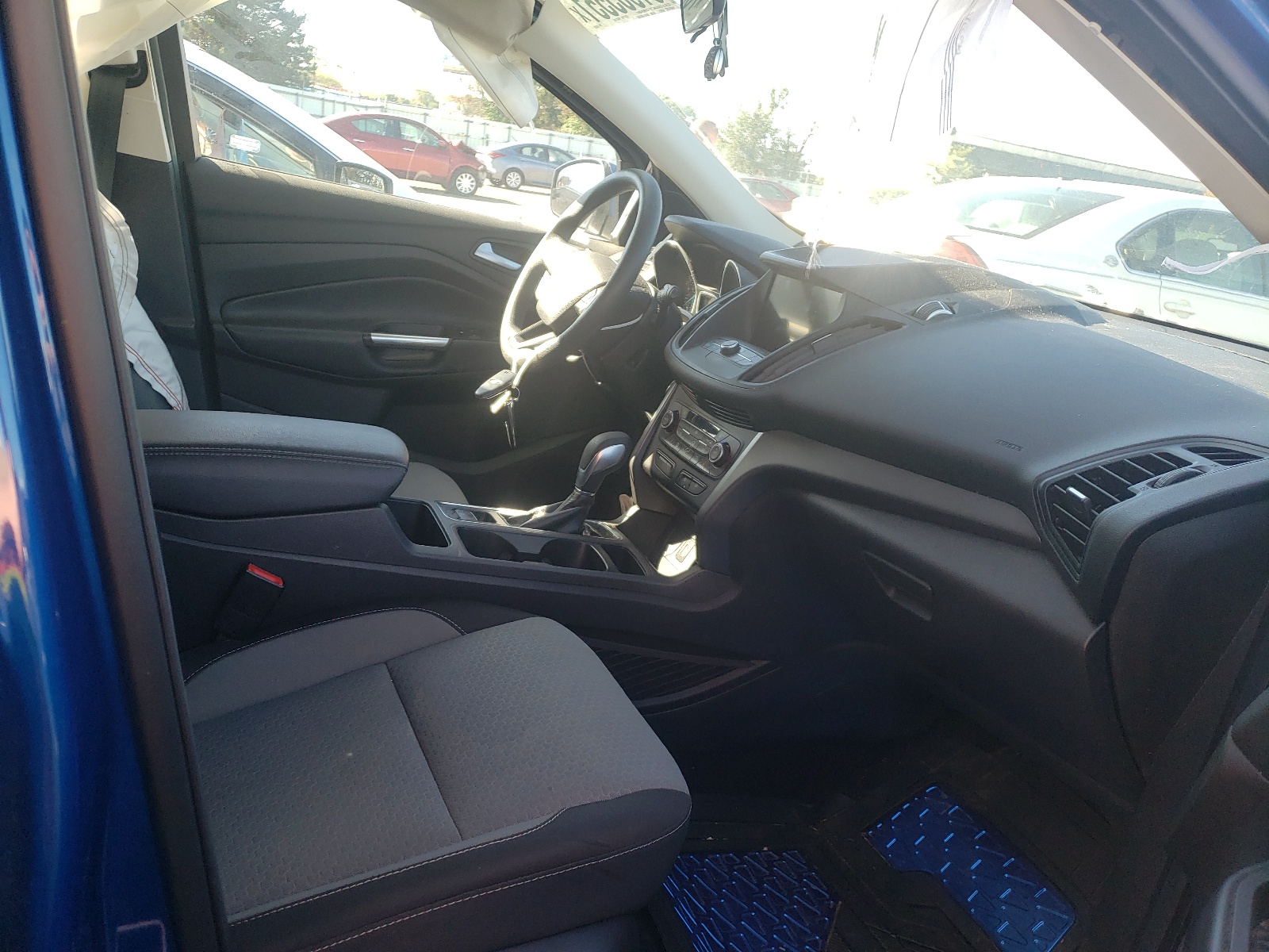 Photo 5 from auction – 2019 FORD ESCAPE SE with VIN 1FMCU9GD4KUA52026