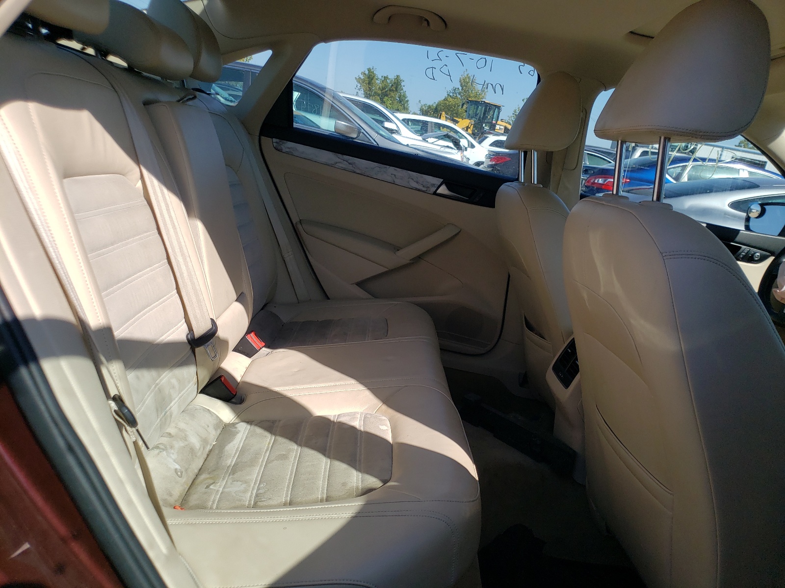 Photo 6 from auction – 2013 VOLKSWAGEN PASSAT SEL with VIN 1VWCN7A3XDC067271