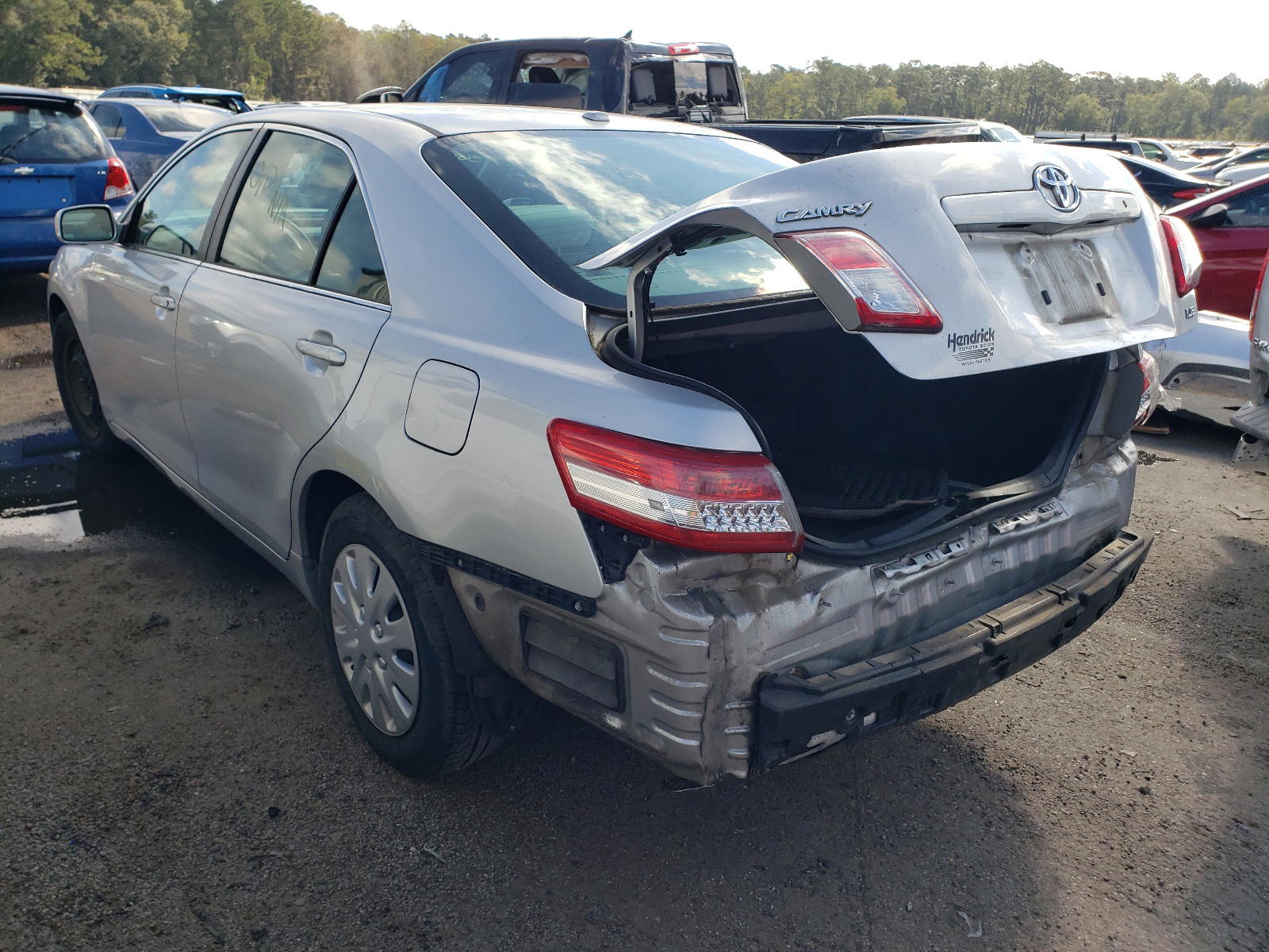 Photo 3 from auction – 2011 TOYOTA CAMRY with VIN 4T1BF3EK9BU123208
