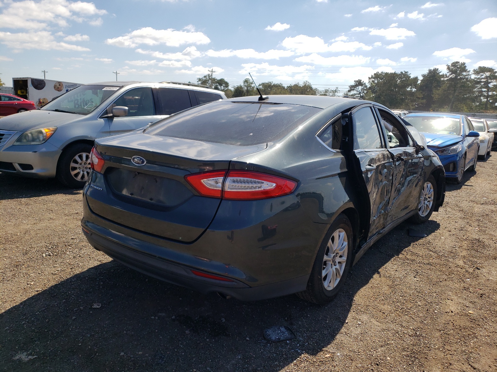 Photo 4 from auction – 2015 FORD FUSION S with VIN 3FA6P0G74FR294963