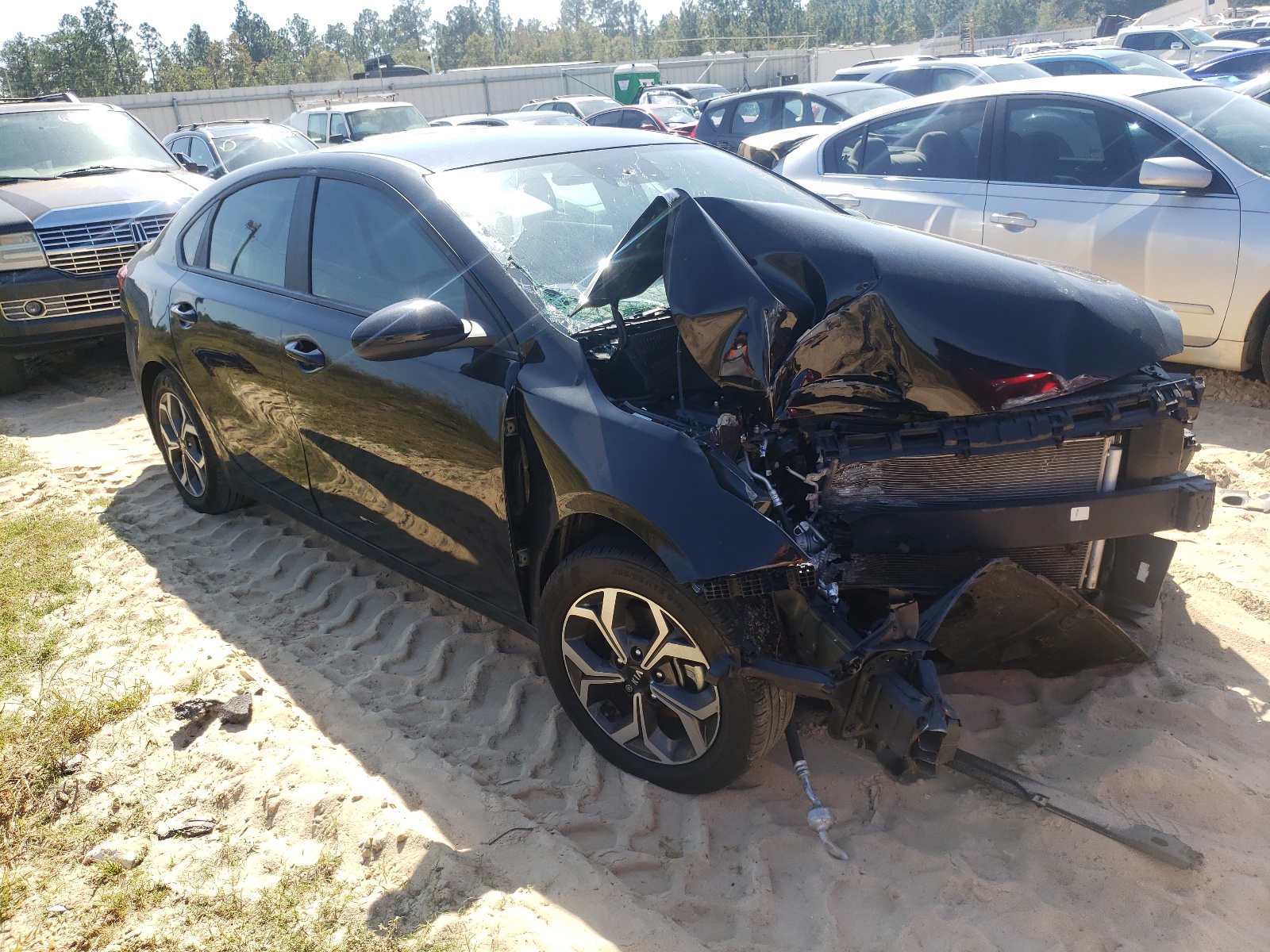 KIA FORTE FE 2020 with VIN 3KPF24AD7LE240543 - Photo from auction