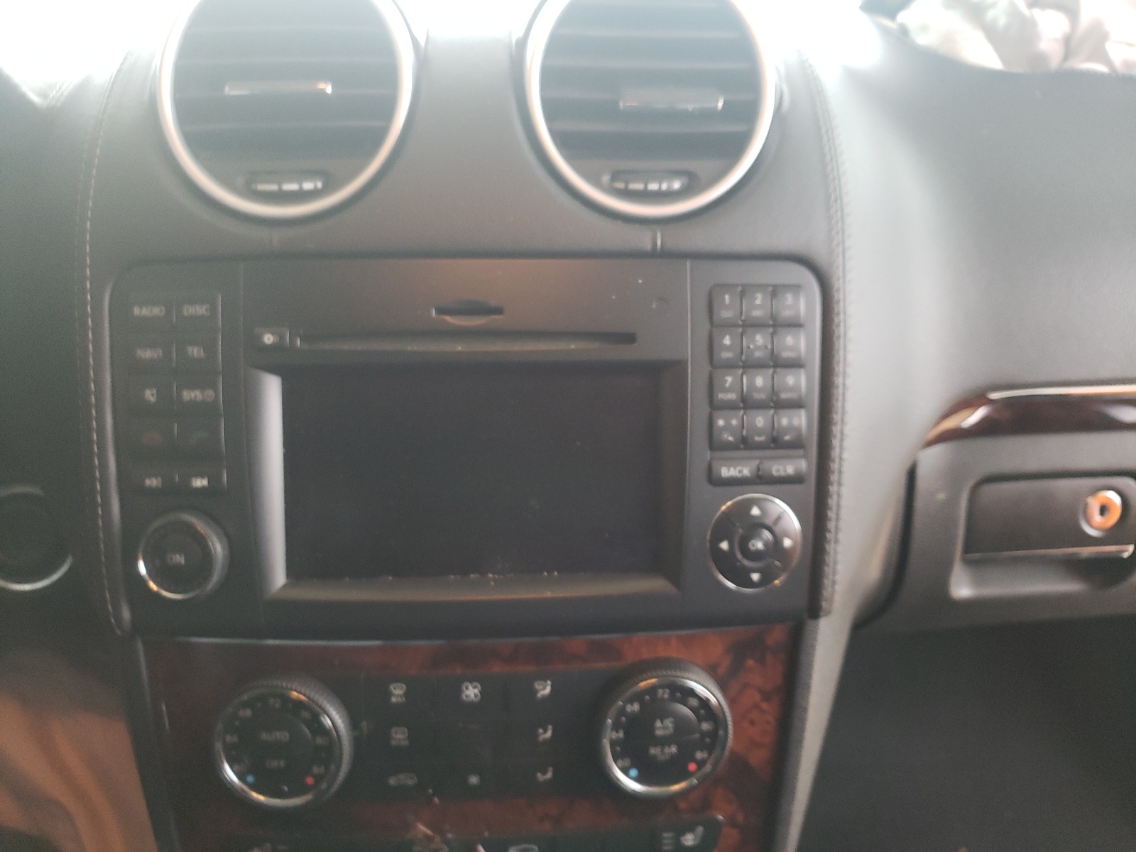 Photo 9 from auction – 2011 MERCEDES-BENZ GL 450 4MA with VIN 4JGBF7BE7BA680903