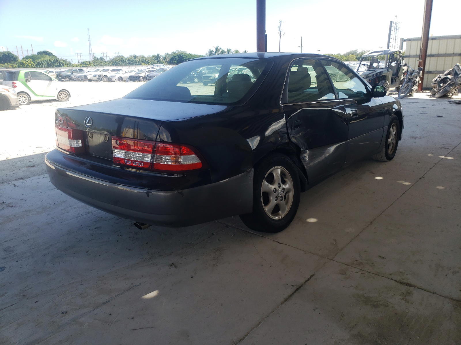 Photo 4 from auction – 2000 LEXUS ES 300 with VIN JT8BF28G8Y5076812