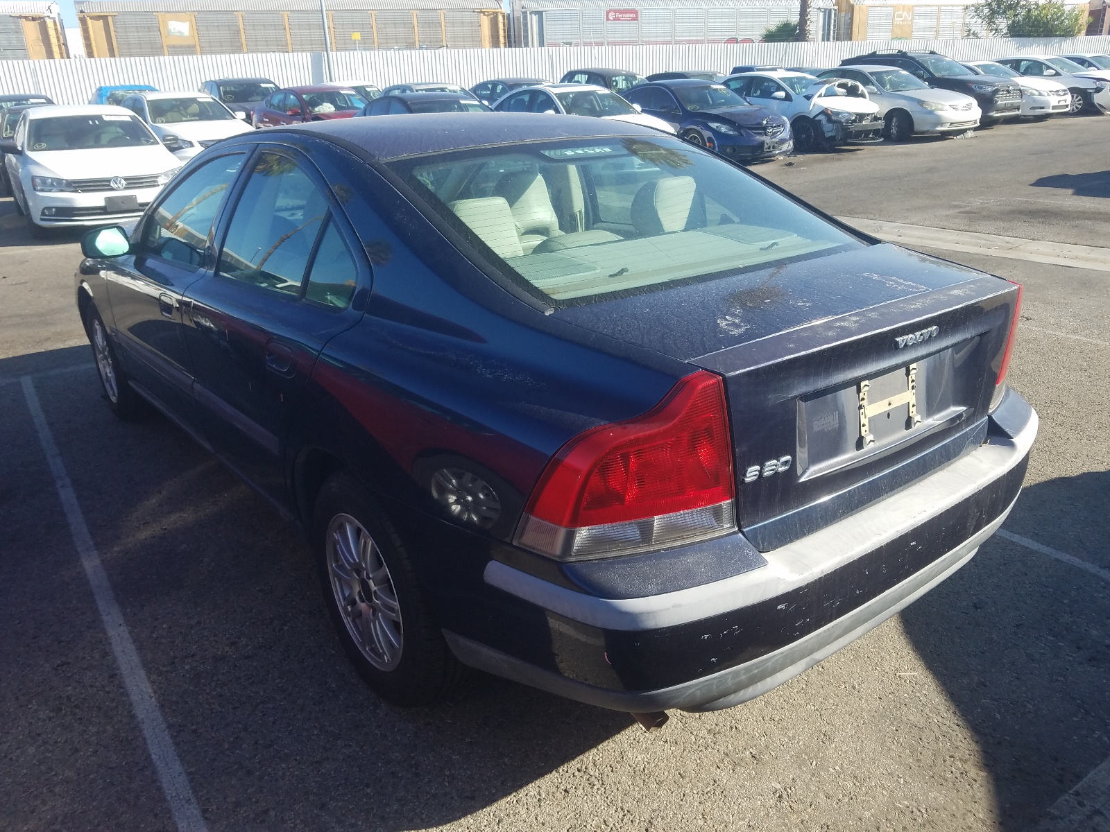 Photo 3 from auction – 2004 VOLVO S60 with VIN YV1RS61T242366639
