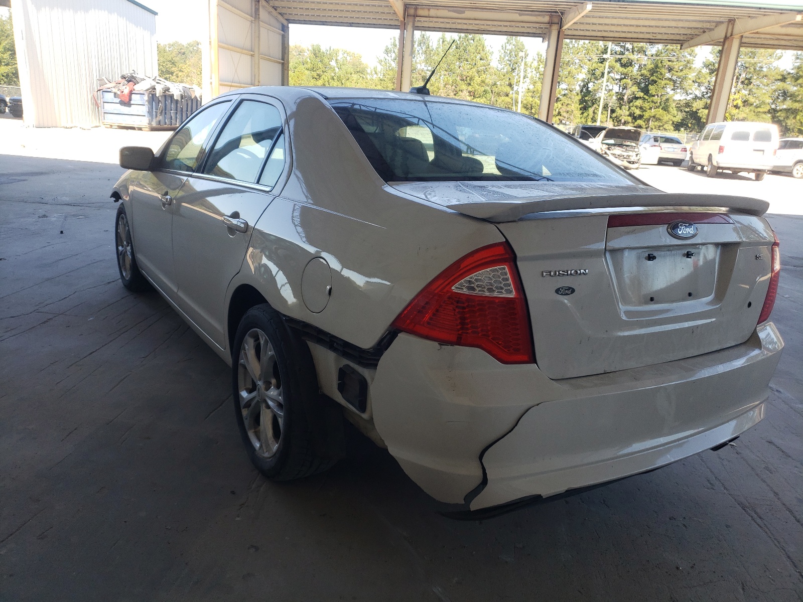 Photo 3 from auction – 2012 FORD FUSION SE with VIN 3FAHP0HA6CR103526
