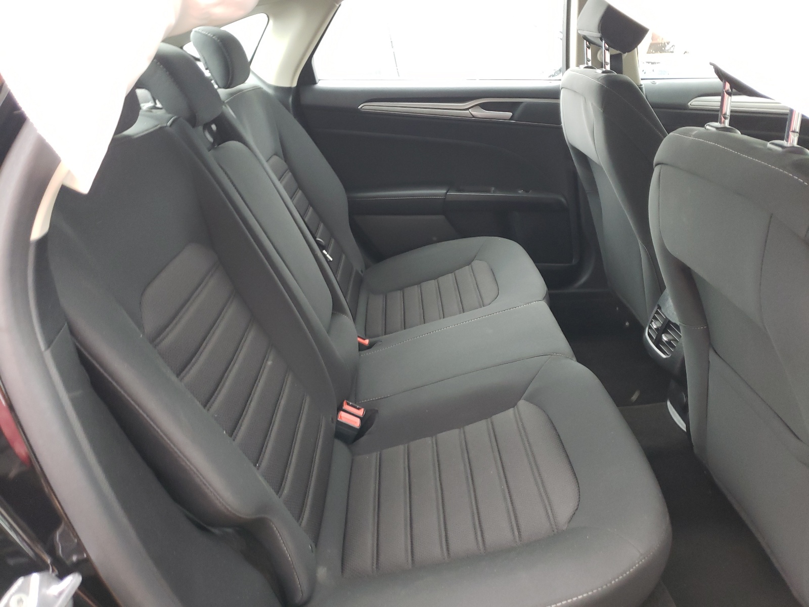 Photo 6 from auction – 2020 FORD FUSION SE with VIN 3FA6P0HD5LR148409