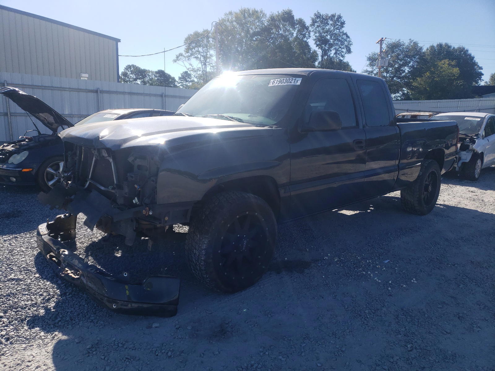 Photo 2 from auction – 2004 CHEVROLET SILVERADO with VIN 1GCEC19V24Z122636