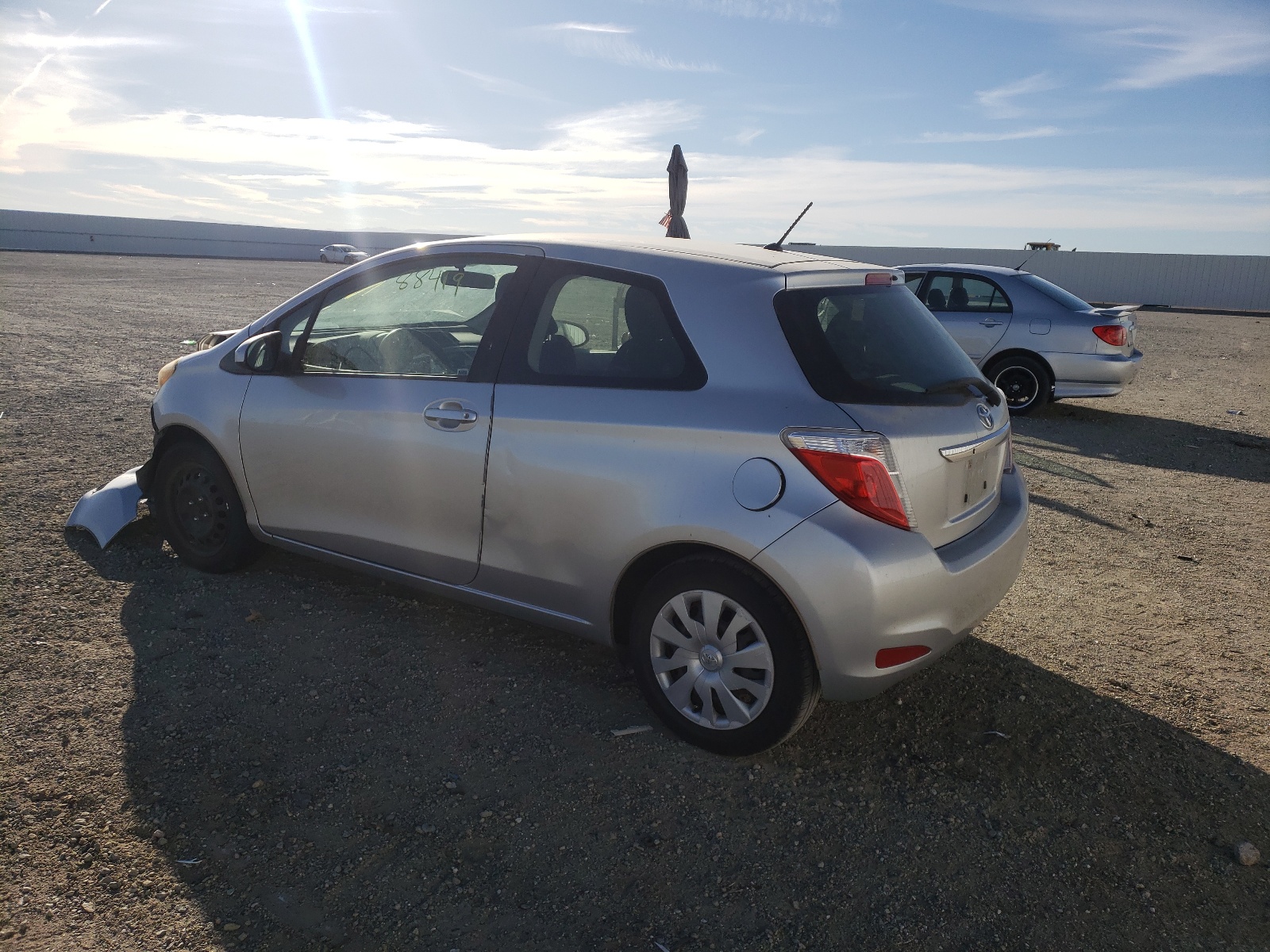 Photo 16 from auction – 2014 TOYOTA YARIS with VIN JTDJTUD31ED578308