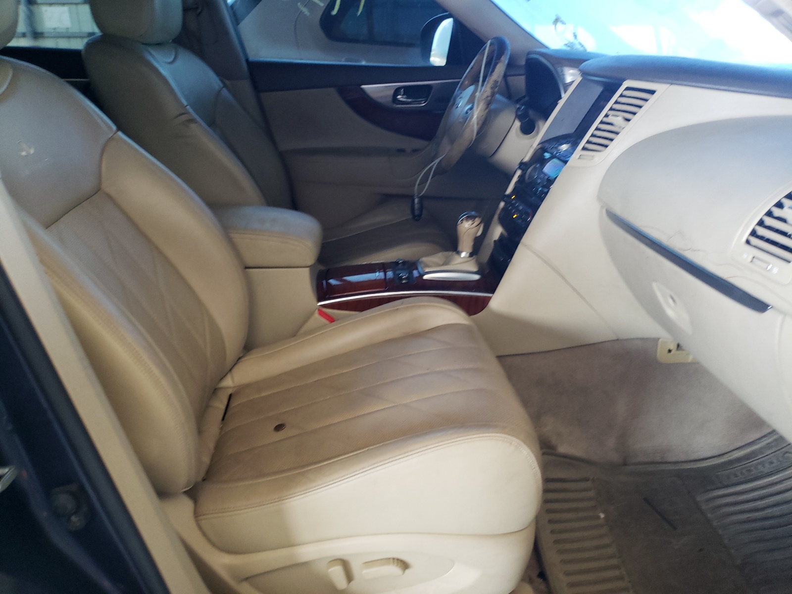 Photo 5 from auction – 2010 INFINITI FX35 with VIN JN8AS1MU0AM800832