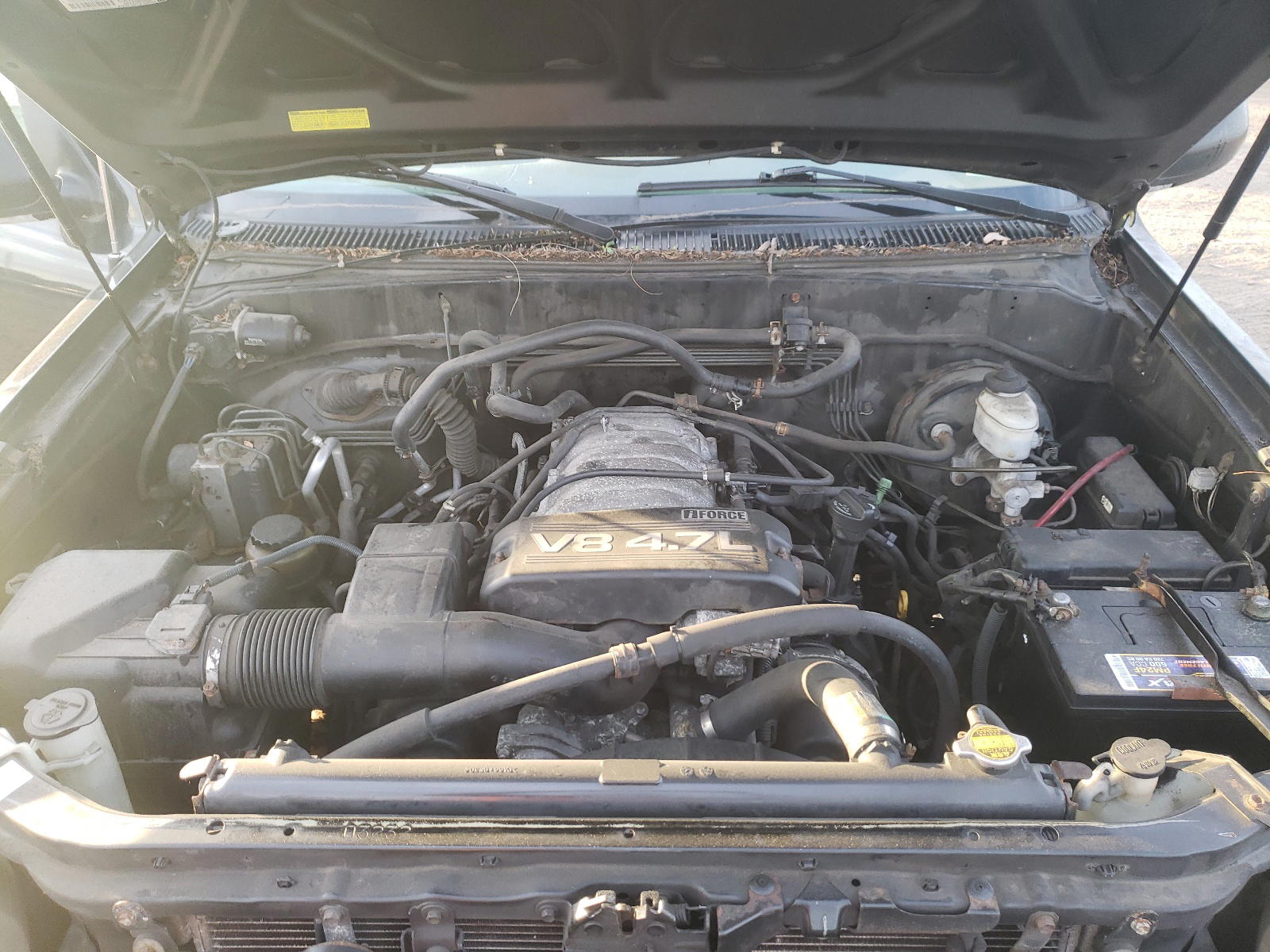 Photo 7 from auction – 2002 TOYOTA SEQUOIA LI with VIN 5TDBT48AX2S096739