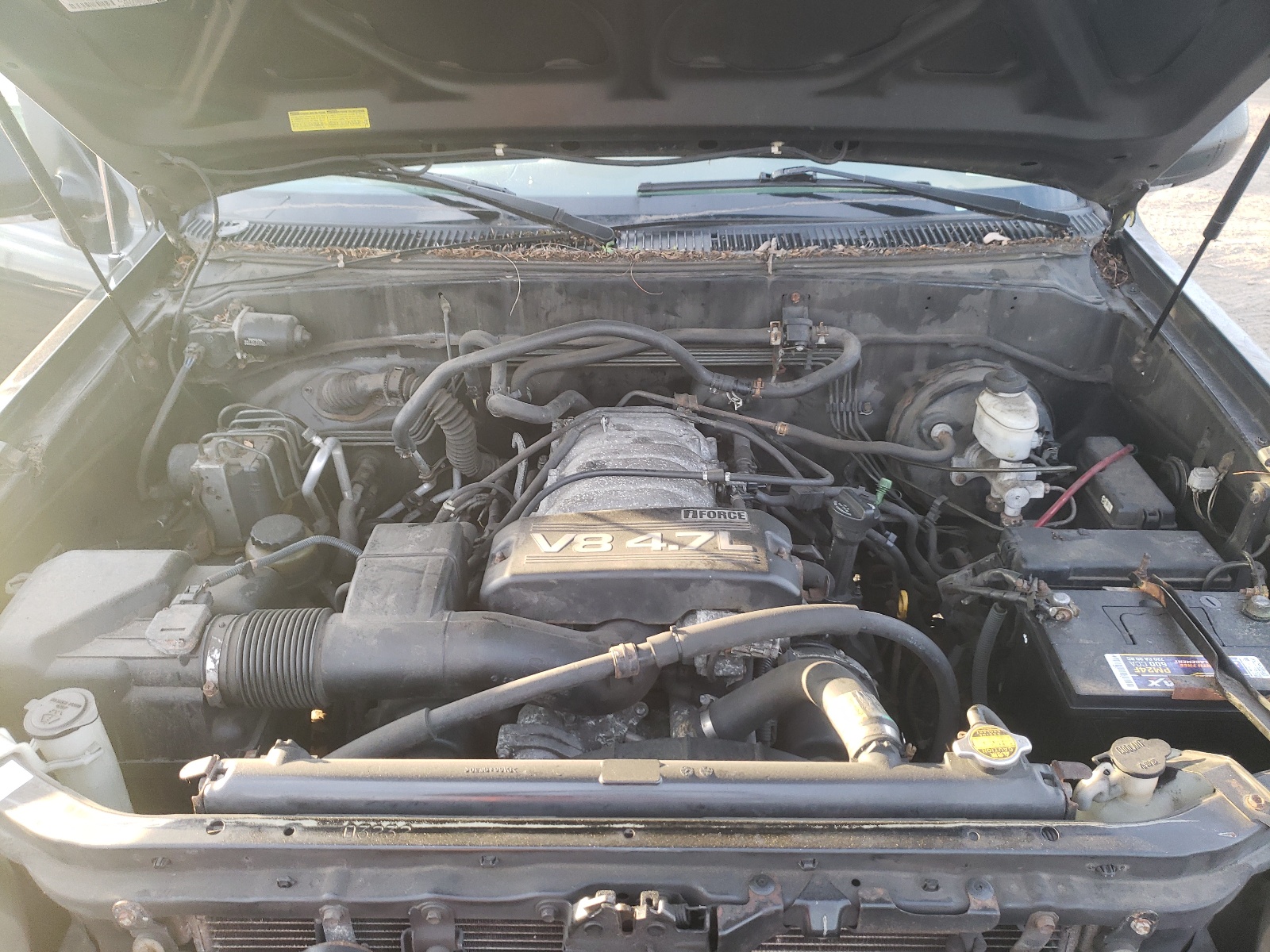 Zdjęcie 7 z aukcji – 2002 TOYOTA SEQUOIA LI z VIN 5TDBT48AX2S096739