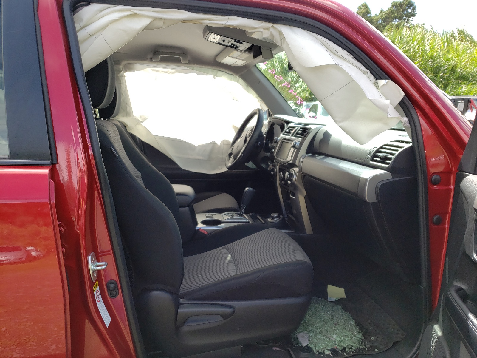 Photo 5 from auction – 2019 TOYOTA 4RUNNER SR with VIN JTEBU5JR3K5671669