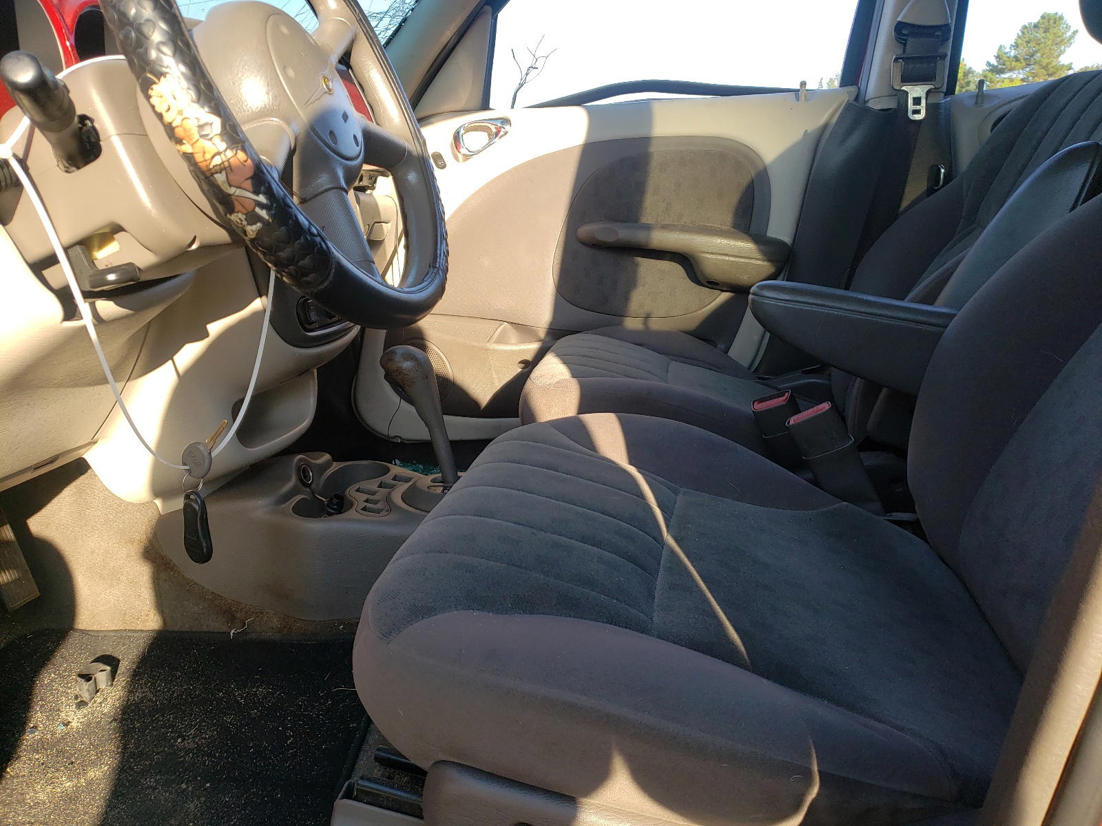 Photo 5 from auction – 2002 CHRYSLER PT CRUISER with VIN 3C4FY58B32T364439
