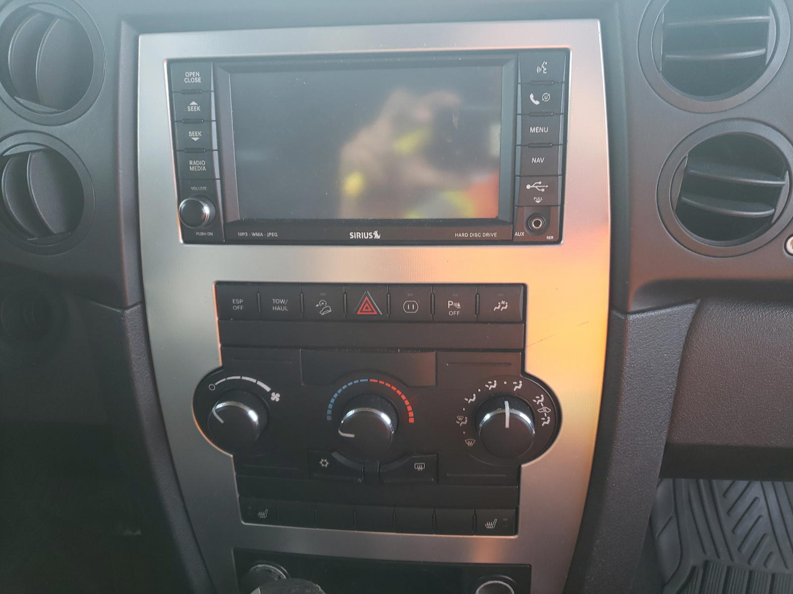 Photo 9 from auction – 2008 JEEP COMMANDER with VIN 1J8HG48N48C151223