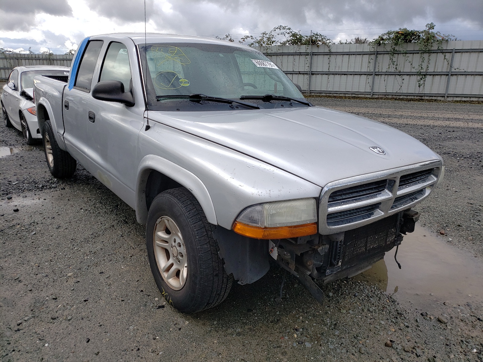 DODGE DAKOTA QUA 2004 with VIN 1D7HL48N44S671513 - Photo from auction