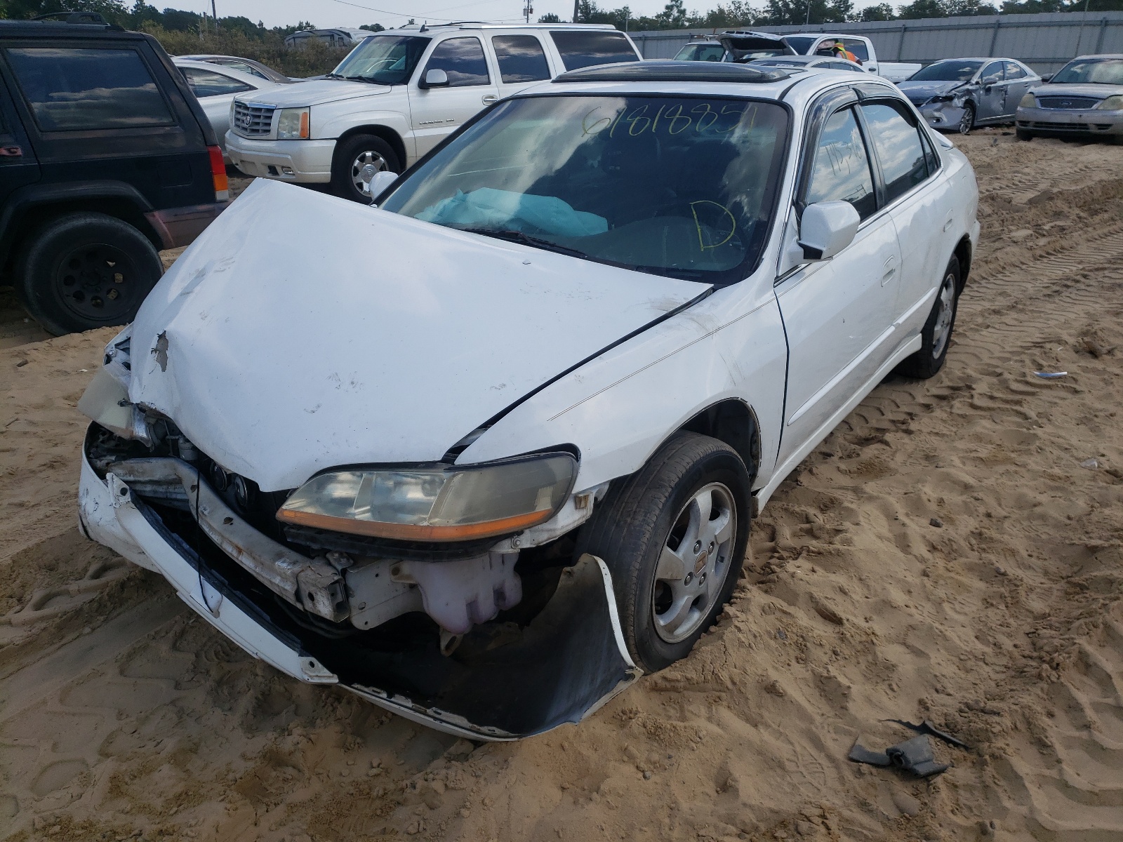Photo 2 from auction – 2000 HONDA ACCORD EX with VIN 1HGCG668XYA072260