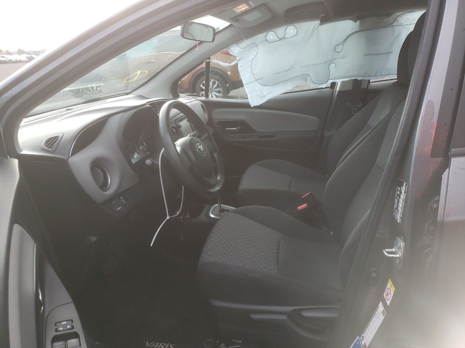 Photo 5 from auction – 2015 TOYOTA YARIS with VIN VNKKTUD32FA037850