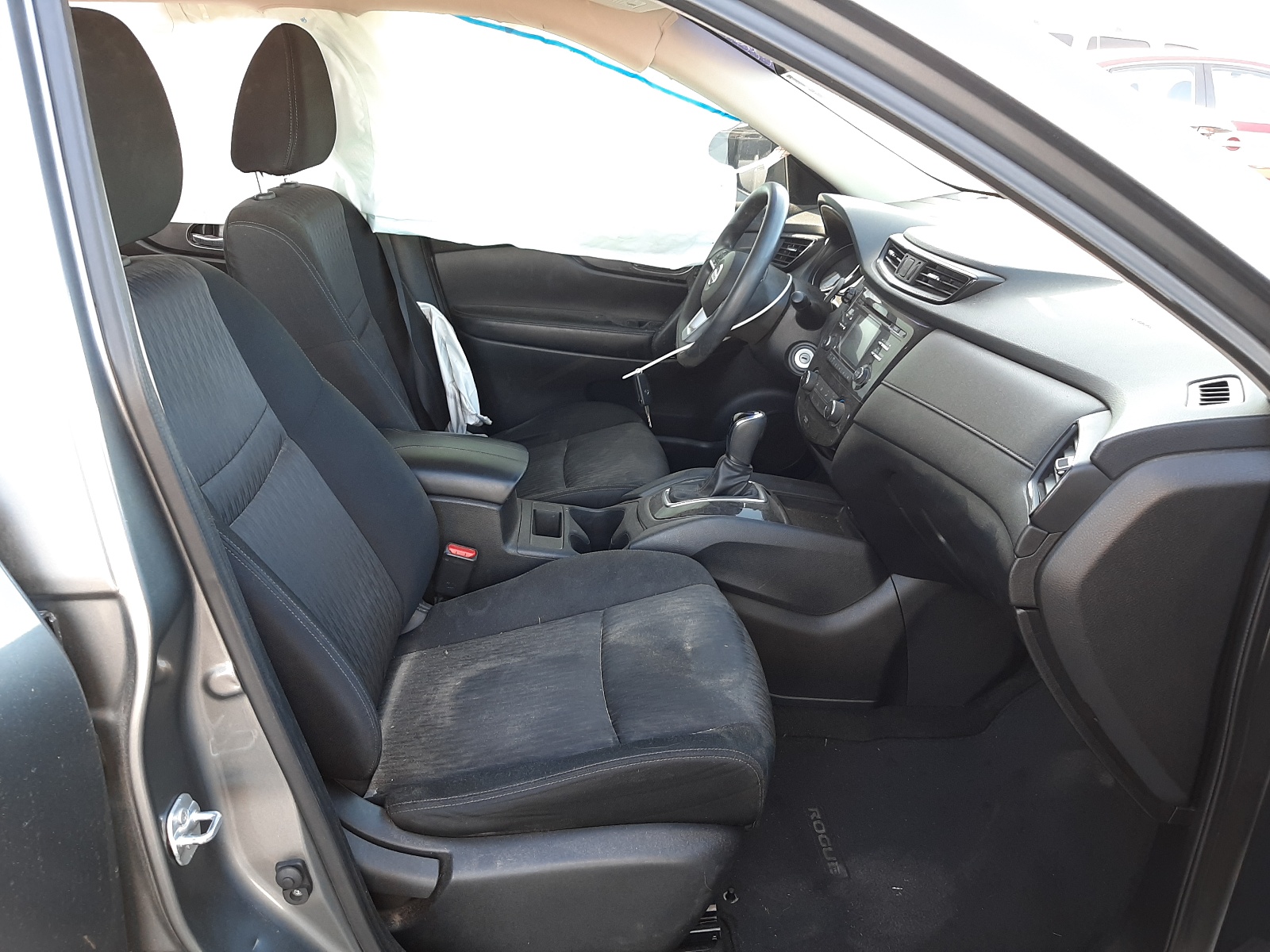 Photo 5 from auction – 2017 NISSAN ROGUE S with VIN JN8AT2MT8HW148695