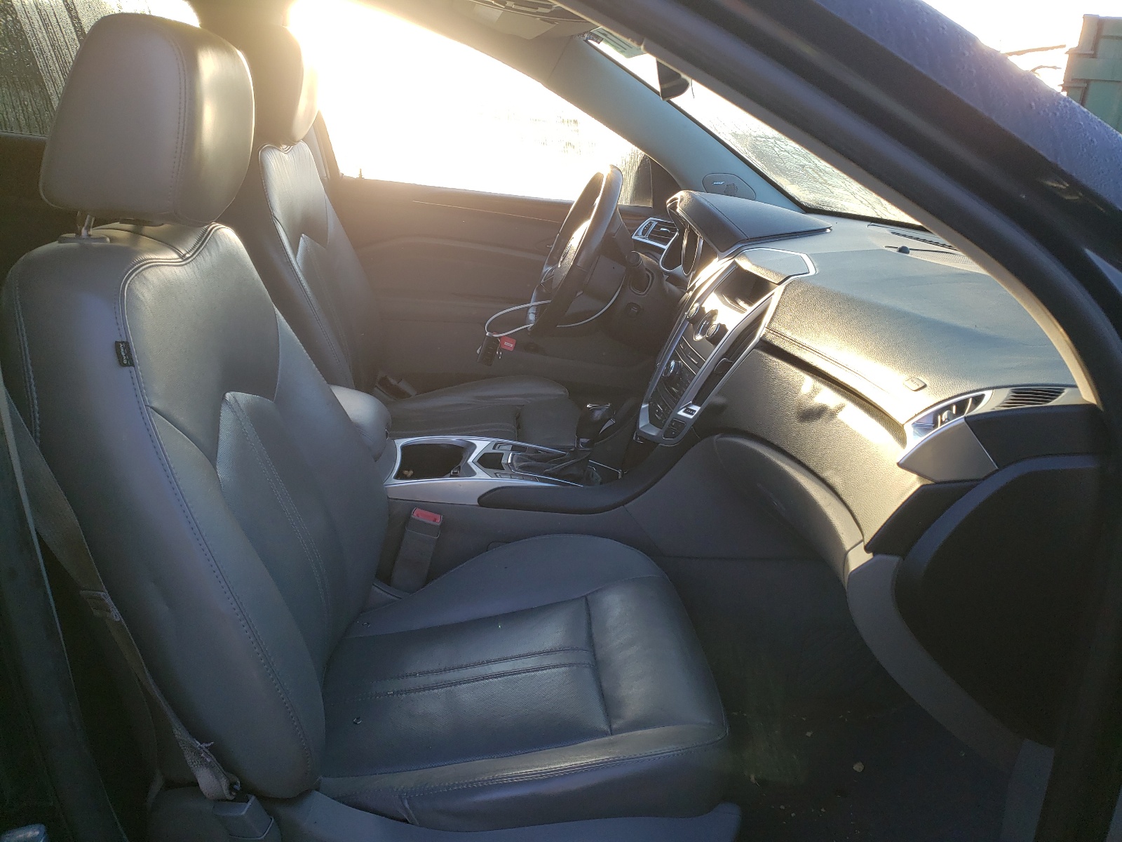 Photo 5 from auction – 2012 CADILLAC SRX LUXURY with VIN 3GYFNAE38CS606562