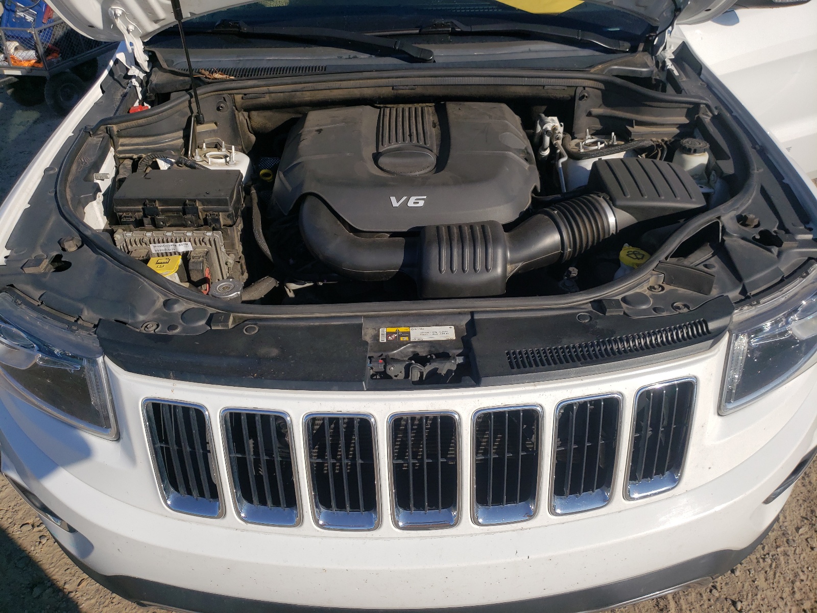 Photo 7 from auction – 2014 JEEP GRAND CHER with VIN 1C4RJFBG1EC545454