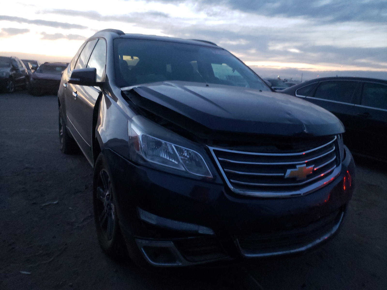 CHEVROLET TRAVERSE L 2015 with VIN 1GNKVGKD7FJ324799 - Photo from auction