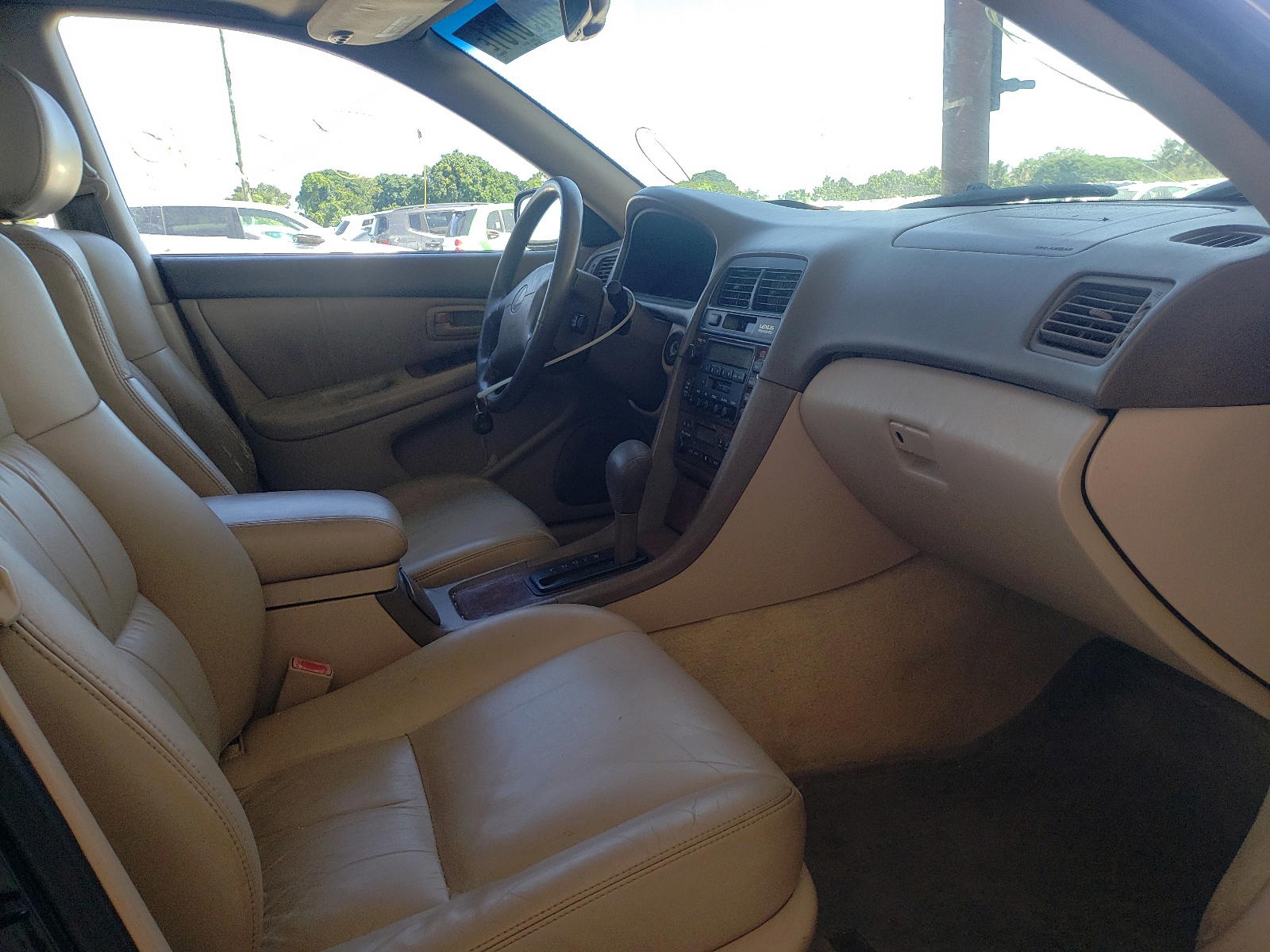 Photo 5 from auction – 2000 LEXUS ES 300 with VIN JT8BF28G8Y5076812