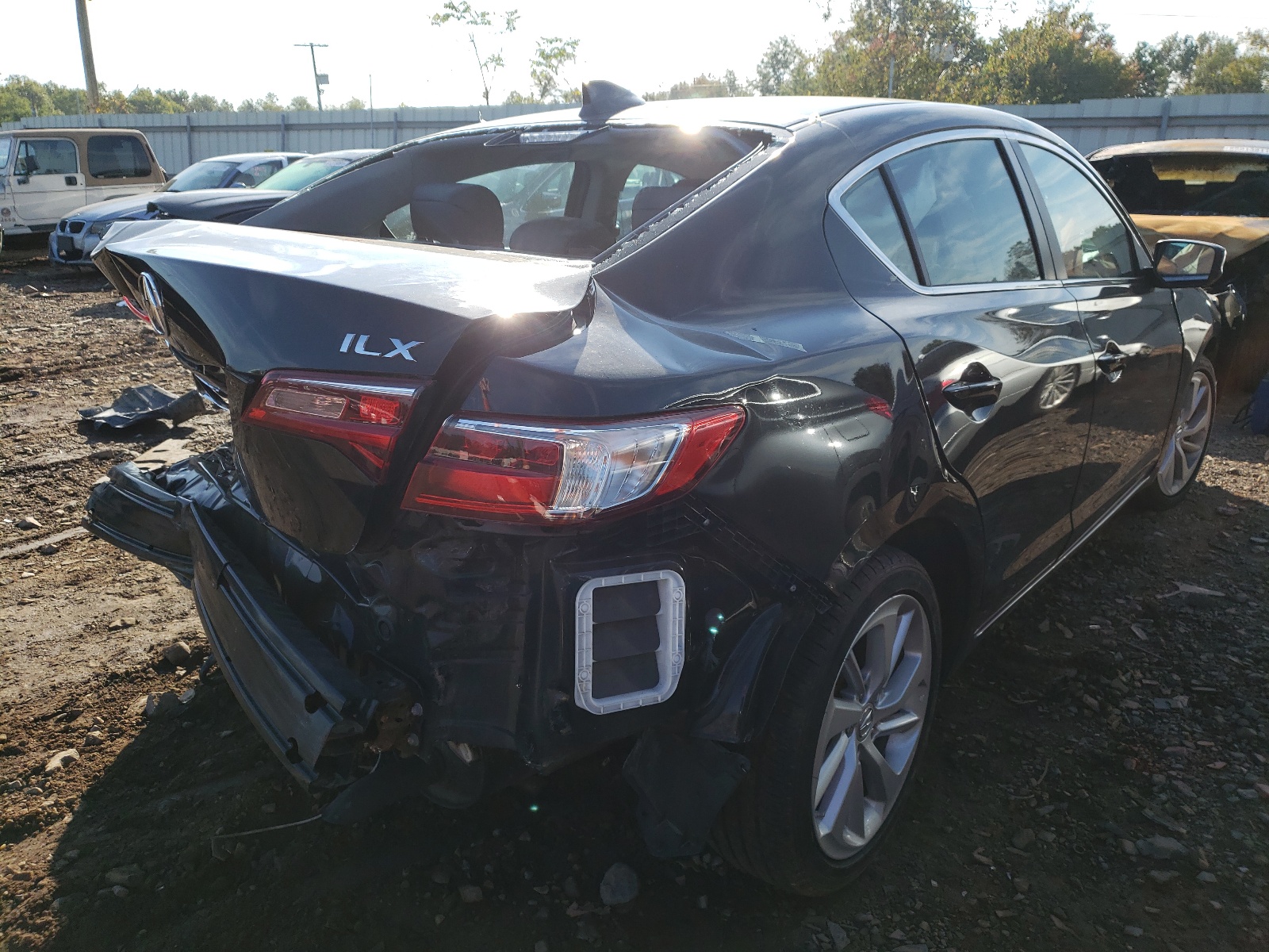 Photo 4 from auction – 2017 ACURA ILX BASE W with VIN 19UDE2F33HA009413
