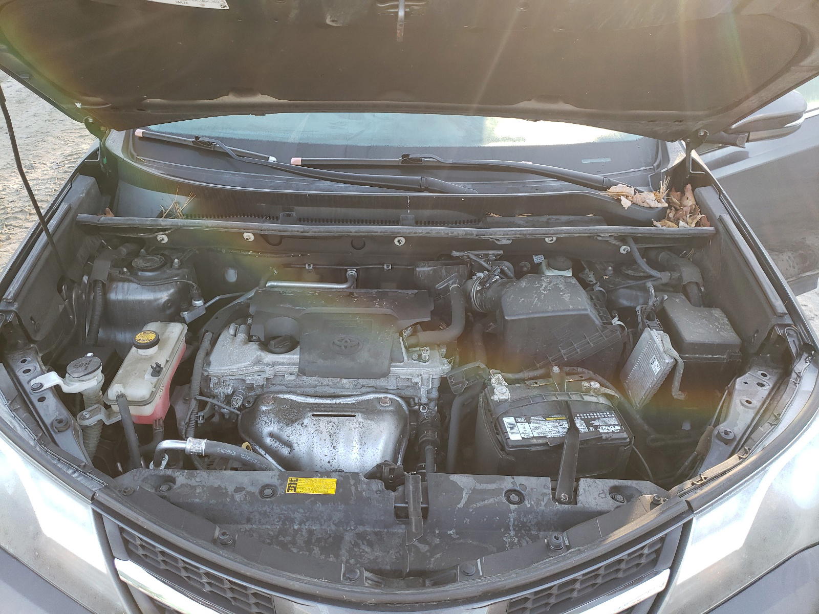 Photo 7 from auction – 2015 TOYOTA RAV4 LIMIT with VIN 2T3DFREV0FW348331