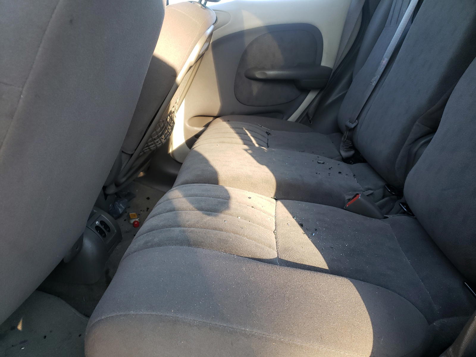 Photo 6 from auction – 2002 CHRYSLER PT CRUISER with VIN 3C4FY58B32T364439