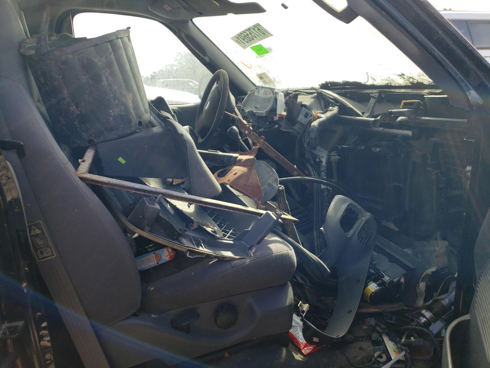 Photo 5 from auction – 2003 FORD F150 with VIN 1FTRF17273NA61985
