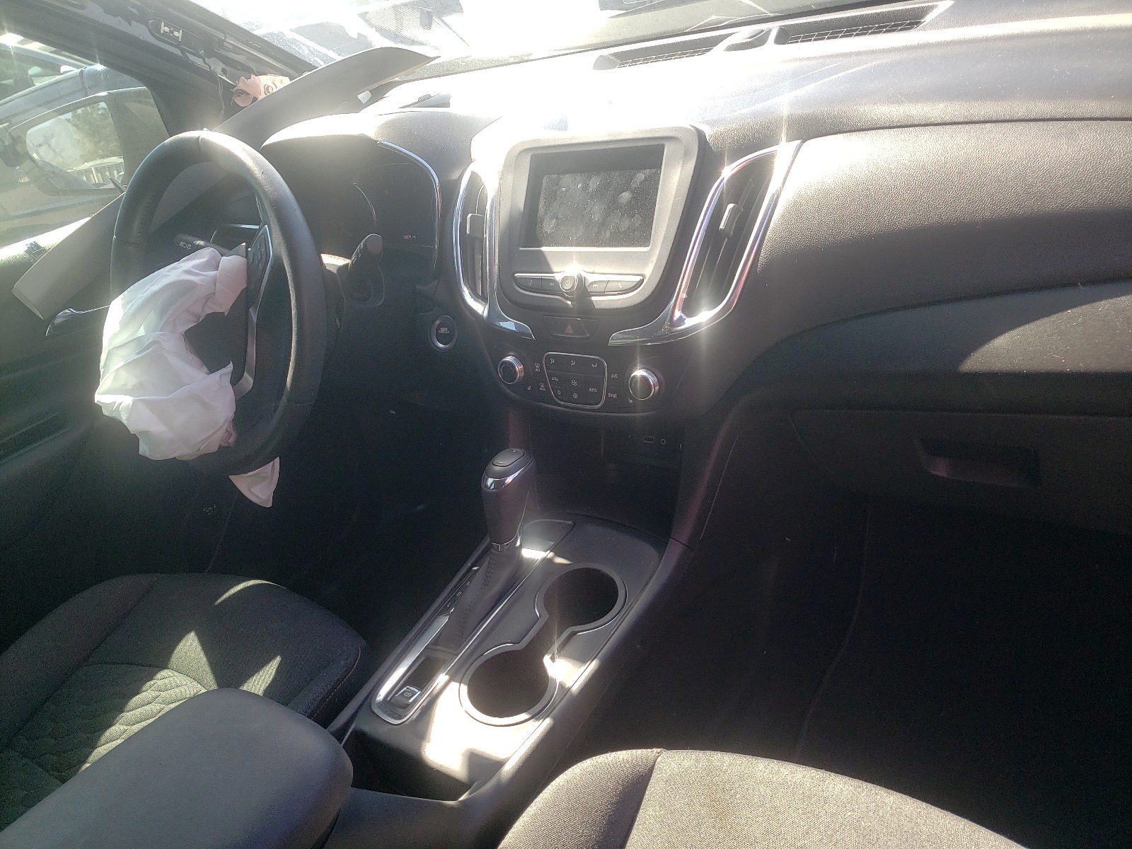 Photo 9 from auction – 2019 CHEVROLET EQUINOX LT with VIN 3GNAXKEVXKL370532