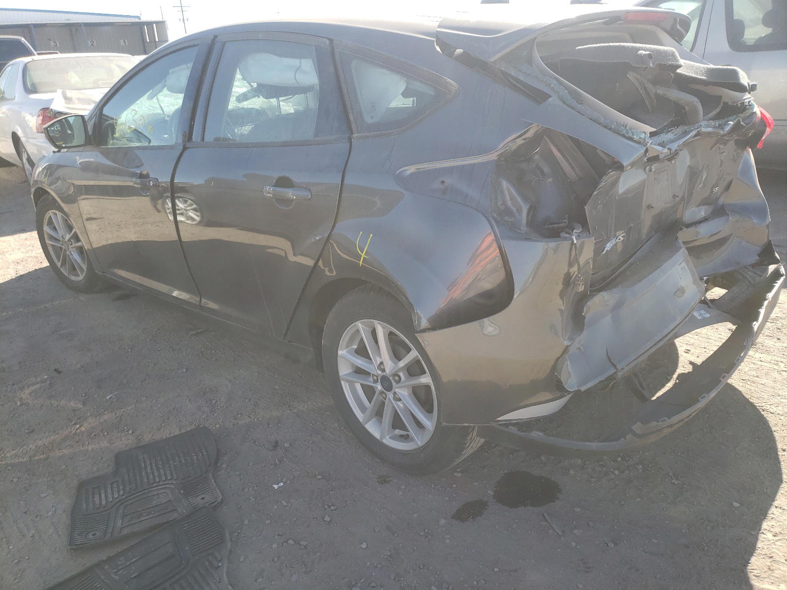 Photo 3 from auction – 2017 FORD FOCUS SE with VIN 1FADP3K29HL347937