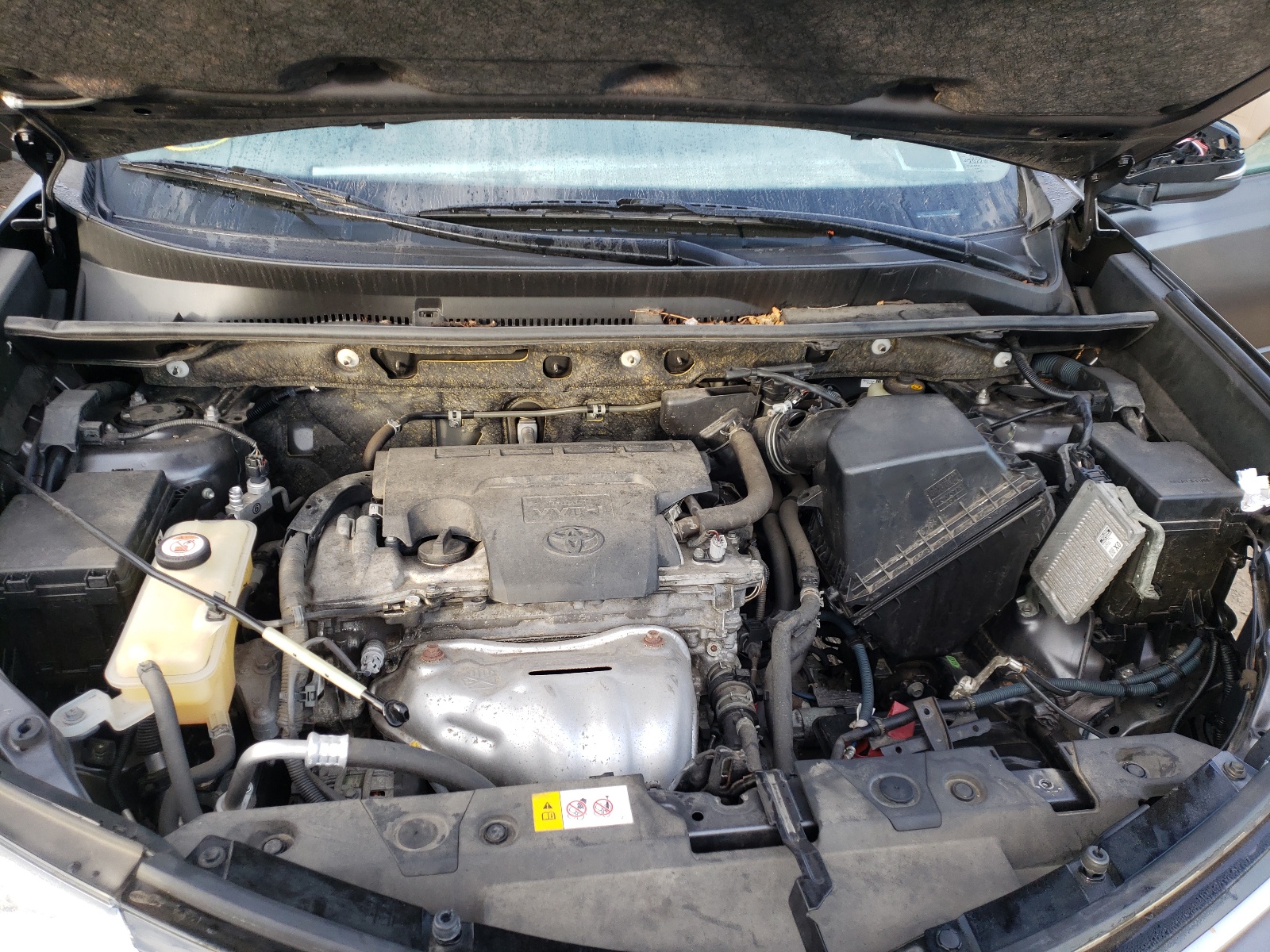 Photo 7 from auction – 2017 TOYOTA RAV4 XLE with VIN JTMRFREV8HJ709103