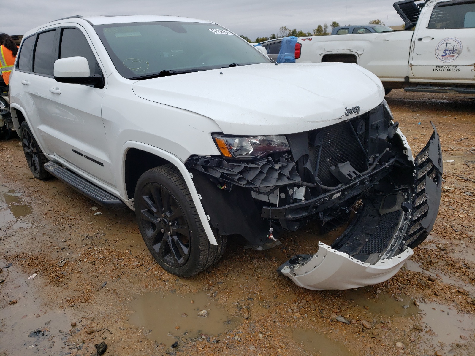 Photo 1 from auction – 2017 JEEP GRAND CHER with VIN 1C4RJFAG0HC743593
