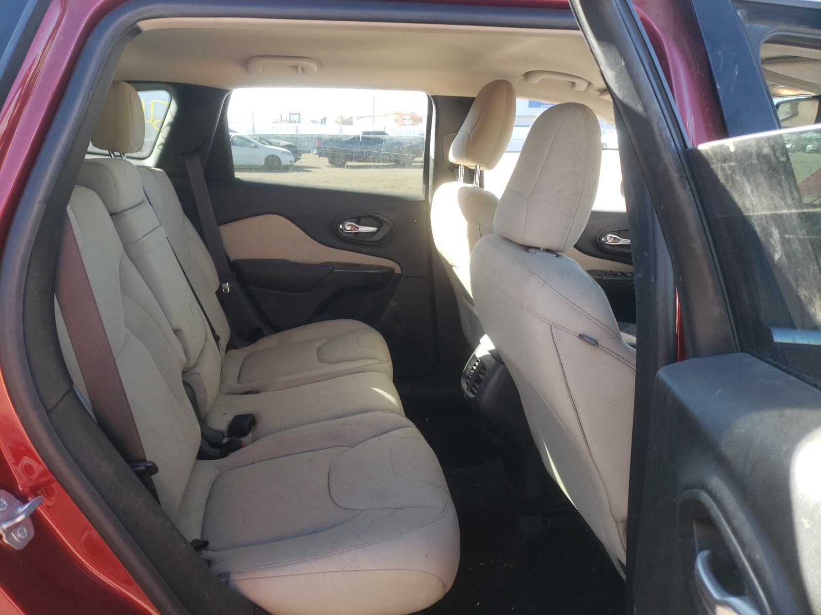 Photo 6 from auction – 2016 JEEP CHEROKEE L with VIN 1C4PJLCS2GW352451