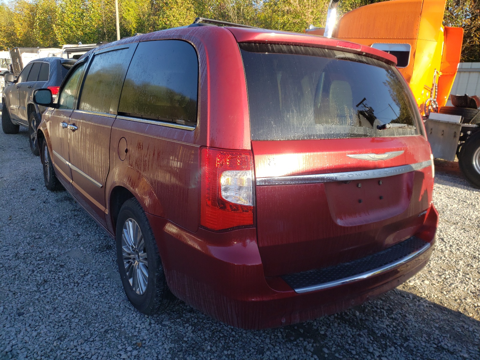 Photo 3 from auction – 2011 CHRYSLER TOWN & COU with VIN 2A4RR6DG8BR624624