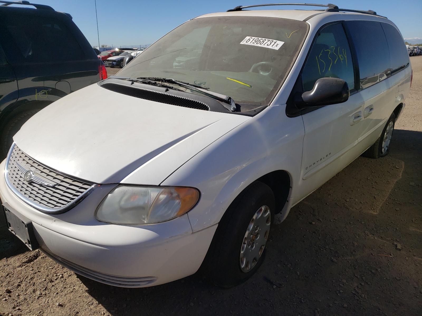 Photo 2 from auction – 2001 CHRYSLER TOWN & COU with VIN 2C4GT44L31R282921