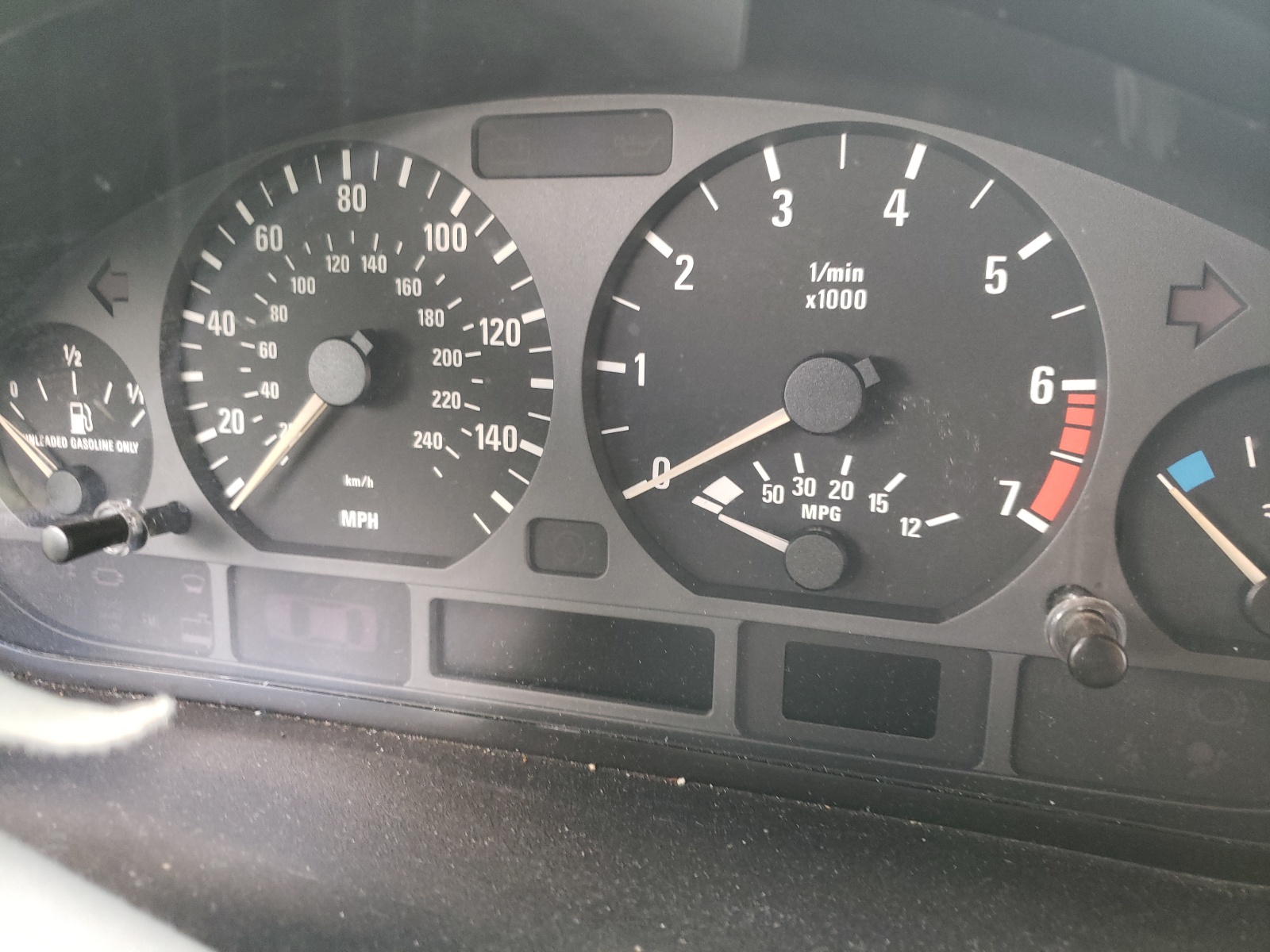 Photo 8 from auction – 2000 BMW 3 SERIES with VIN WBAAR3340YJM02811