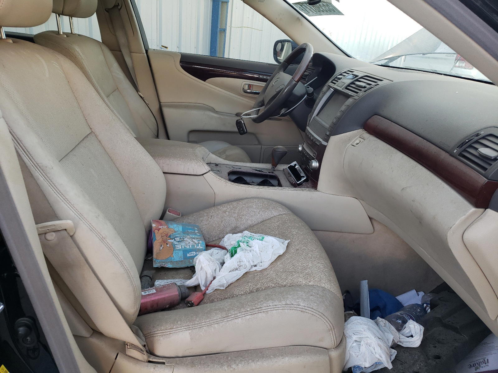 Photo 5 from auction – 2011 LEXUS LS 460 with VIN JTHBL5EFXB5102209