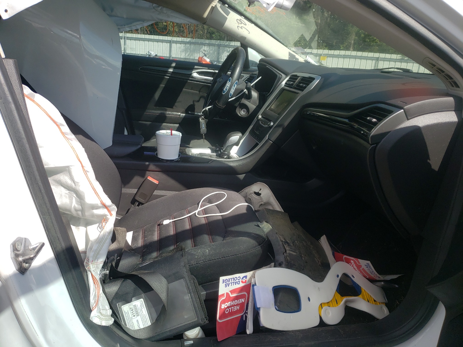 Photo 5 from auction – 2014 FORD FUSION SE with VIN 3FA6P0H77ER306438