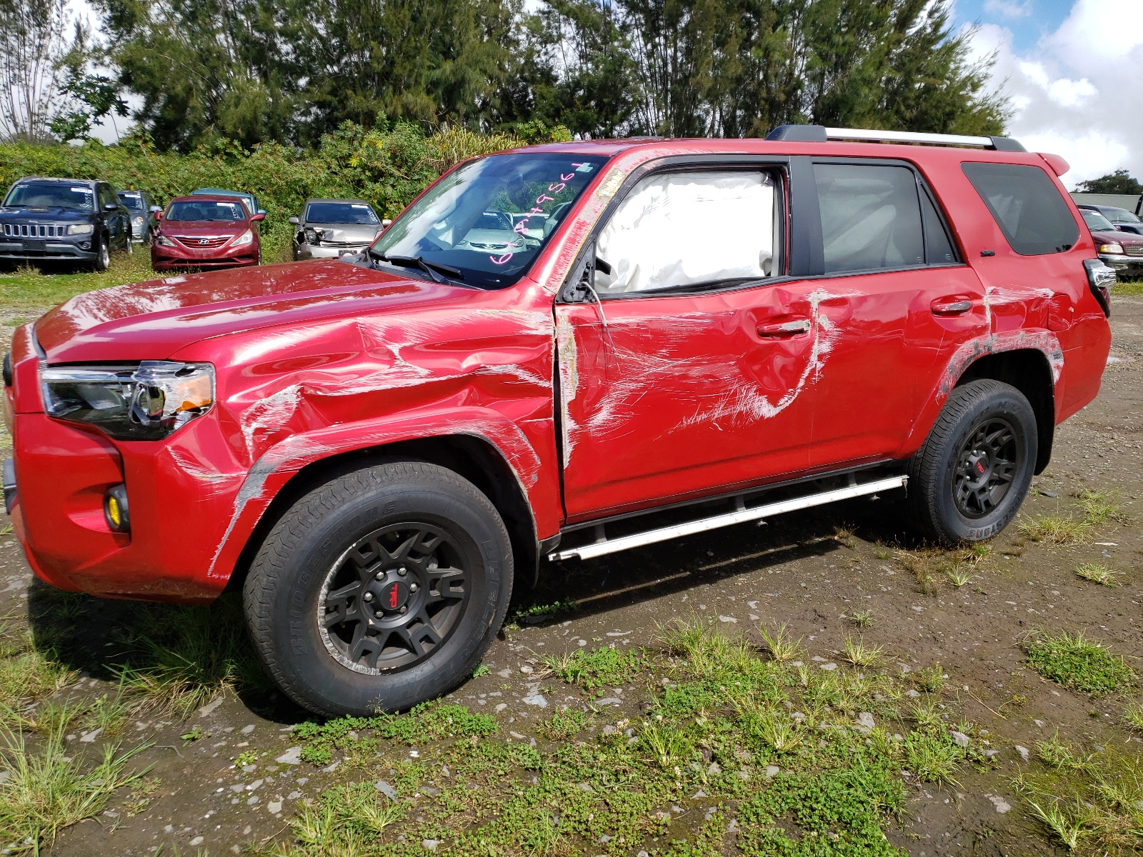Photo 9 from auction – 2019 TOYOTA 4RUNNER SR with VIN JTEBU5JR3K5671669