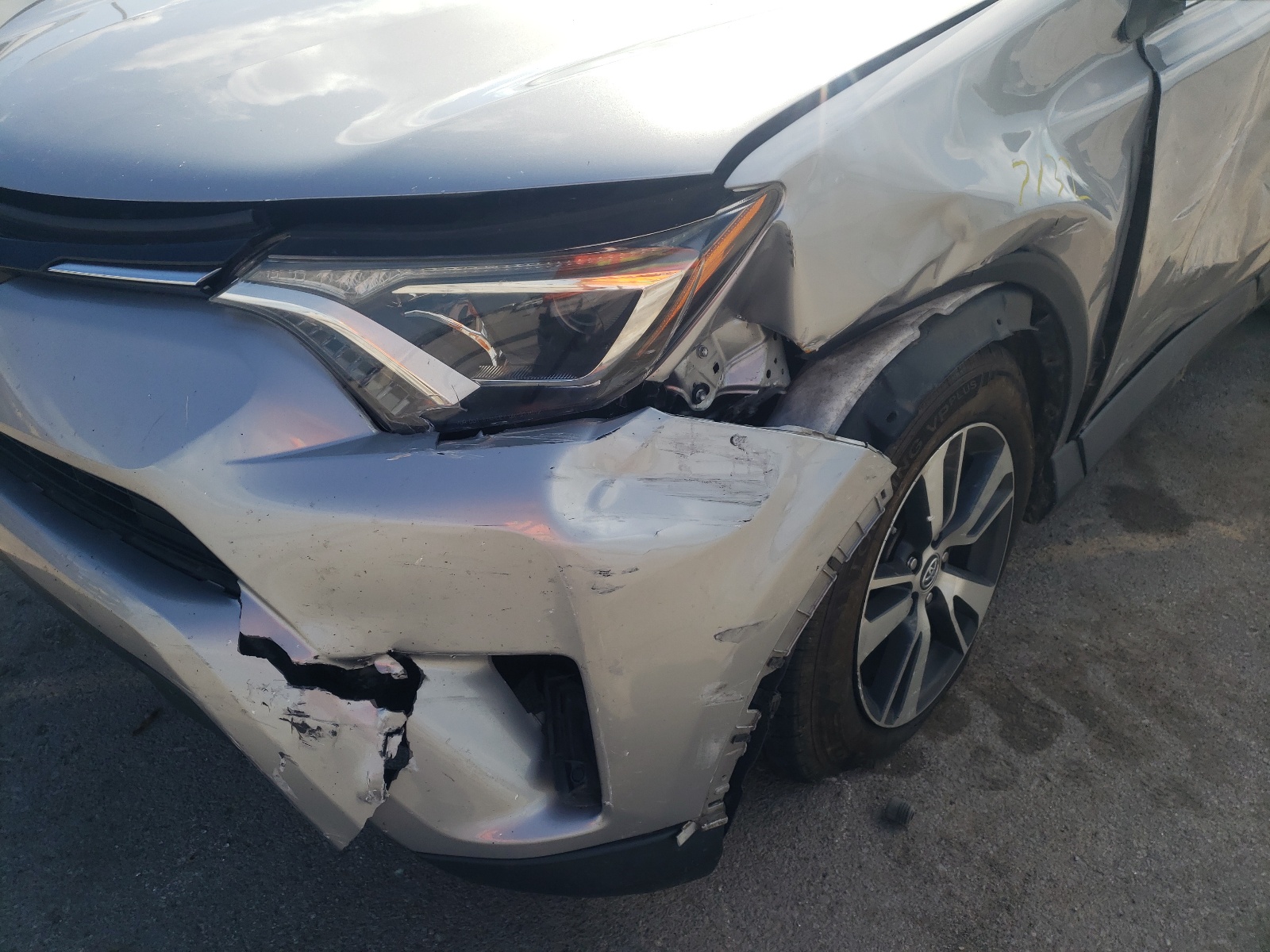 Photo 9 from auction – 2016 TOYOTA RAV4 XLE with VIN 2T3WFREV9GW295753