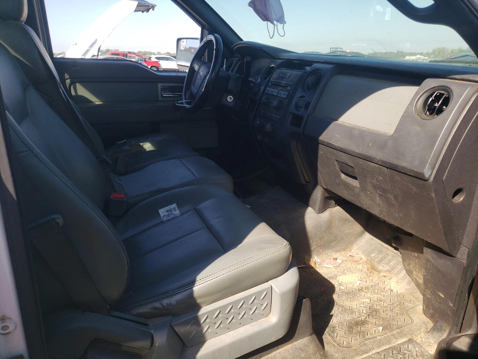 Photo 5 from auction – 2011 FORD F150 with VIN 1FTMF1CM5BKD83820