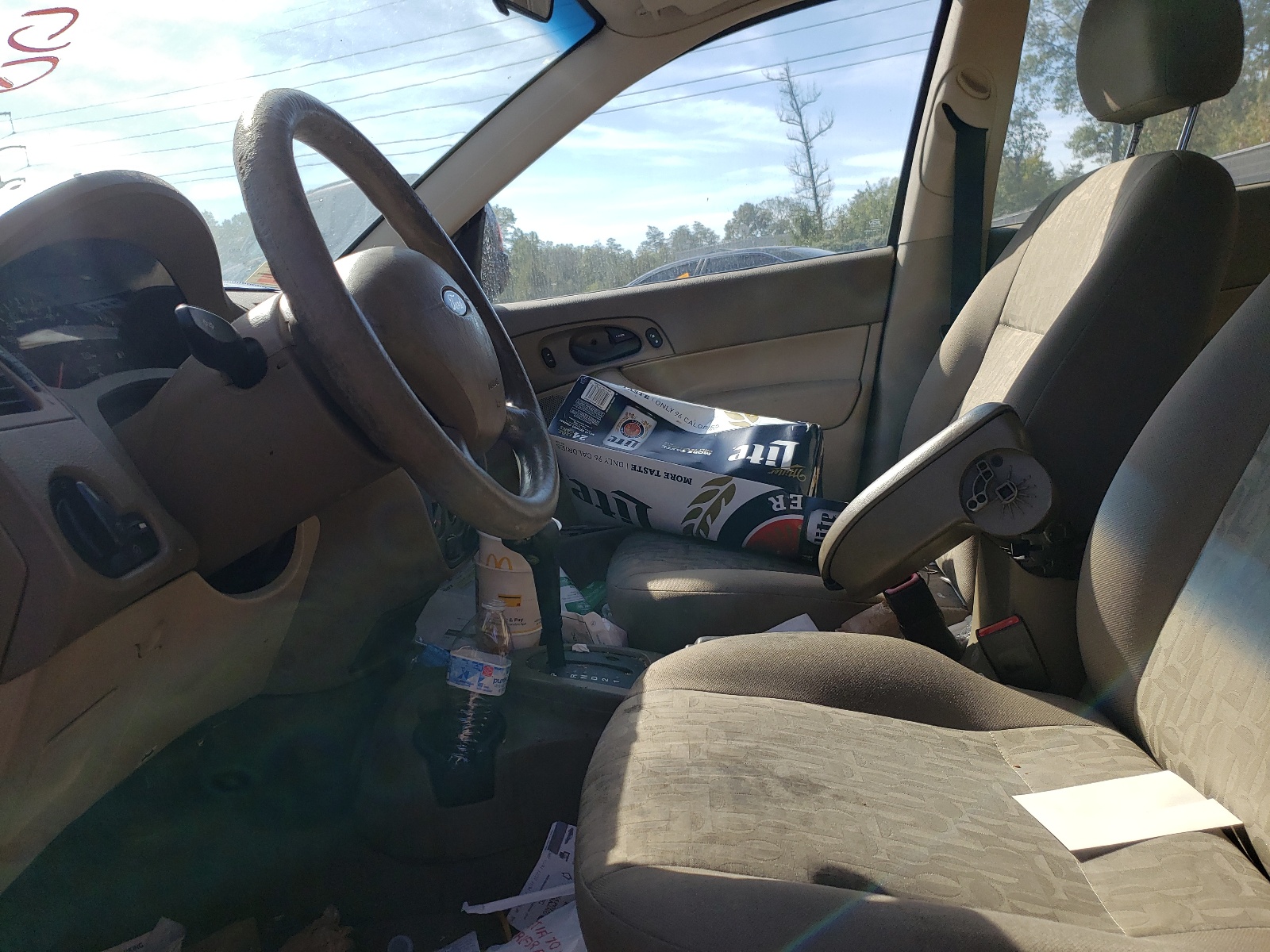 Photo 5 from auction – 2005 FORD FOCUS ZX4 with VIN 1FAFP34N45W183362