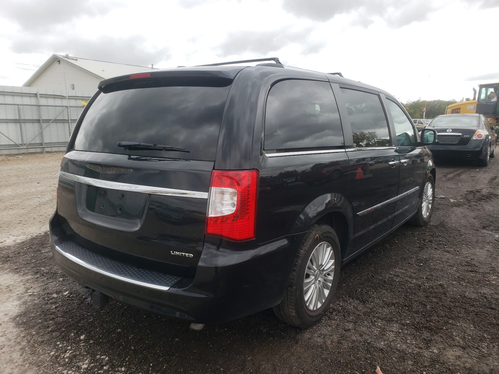 Photo 4 from auction – 2013 CHRYSLER TOWN & COU with VIN 2C4RC1GG1DR751692