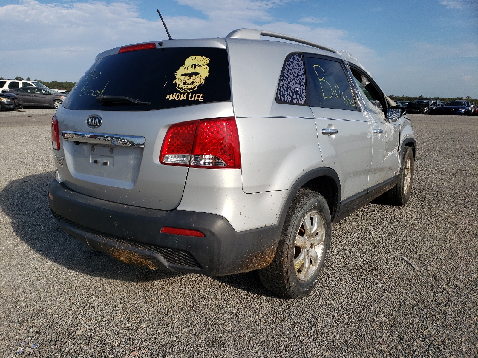 Photo 4 from auction – 2011 KIA SORENTO BA with VIN 5XYKTCA10BG133878