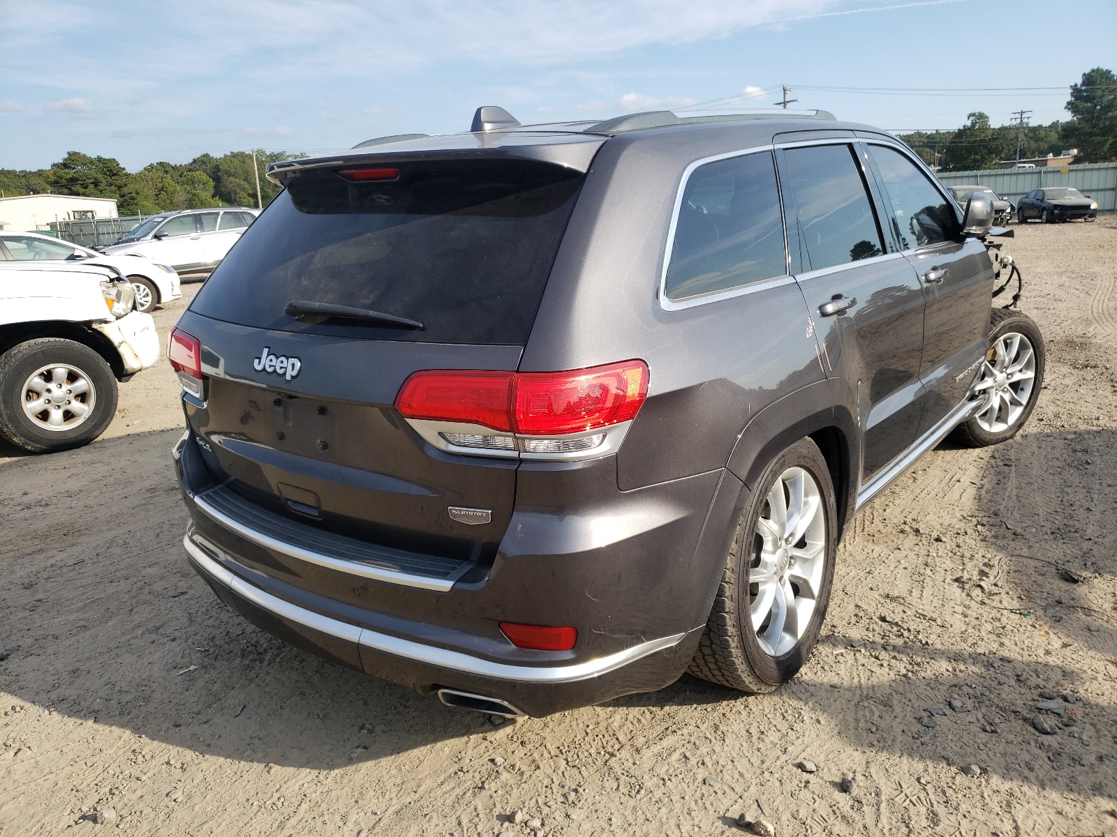 Photo 4 from auction – 2015 JEEP GRAND CHER with VIN 1C4RJFJT5FC813843