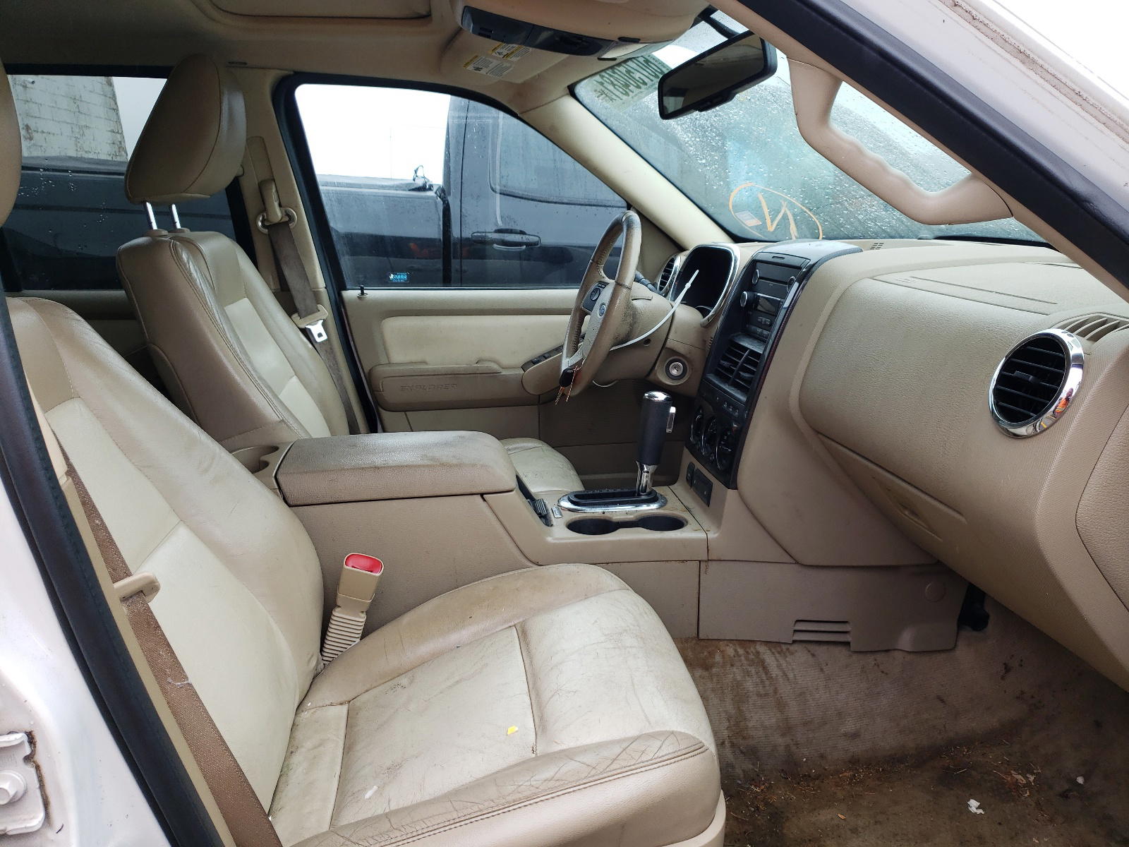 Photo 5 from auction – 2010 FORD EXPLORER X with VIN 1FMEU7DE5AUA92656